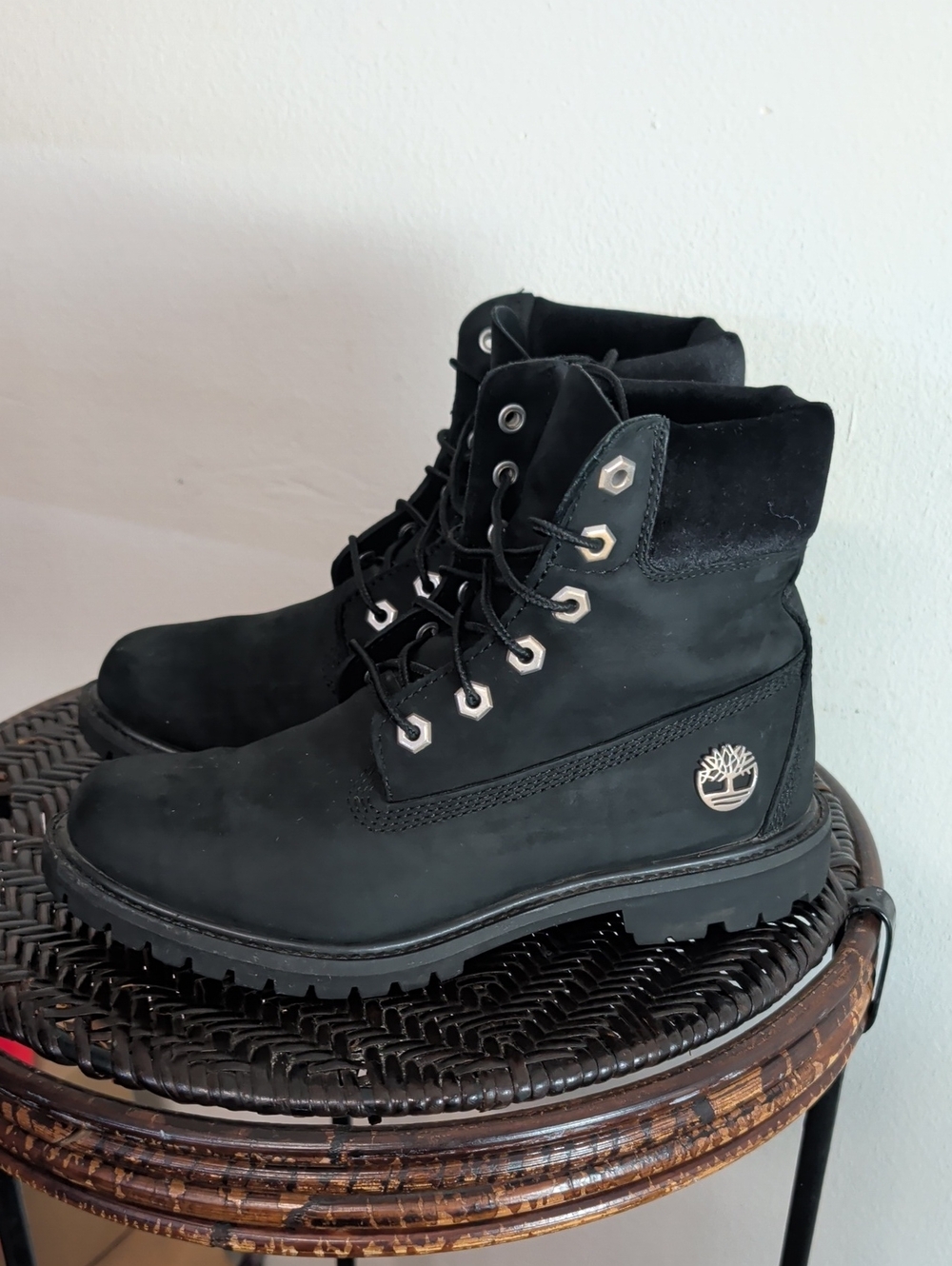 Timberland Women's Leather /Velvet Boots Size 7.5